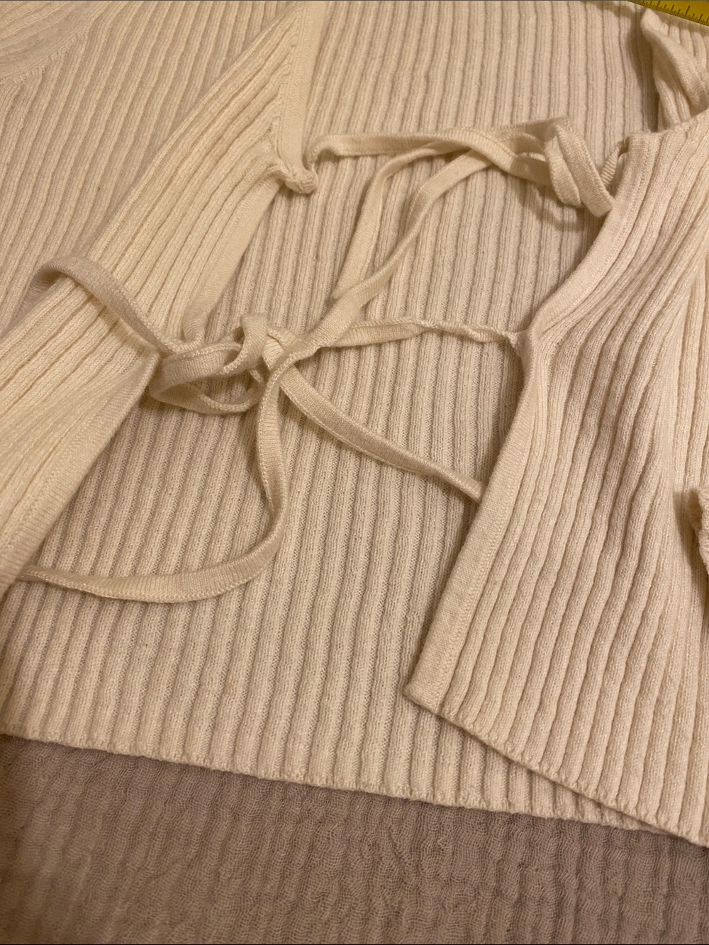 Everlane Cream Ribbed Tie-Front Cropped Cardigan. Size S - Picture 7 of 8